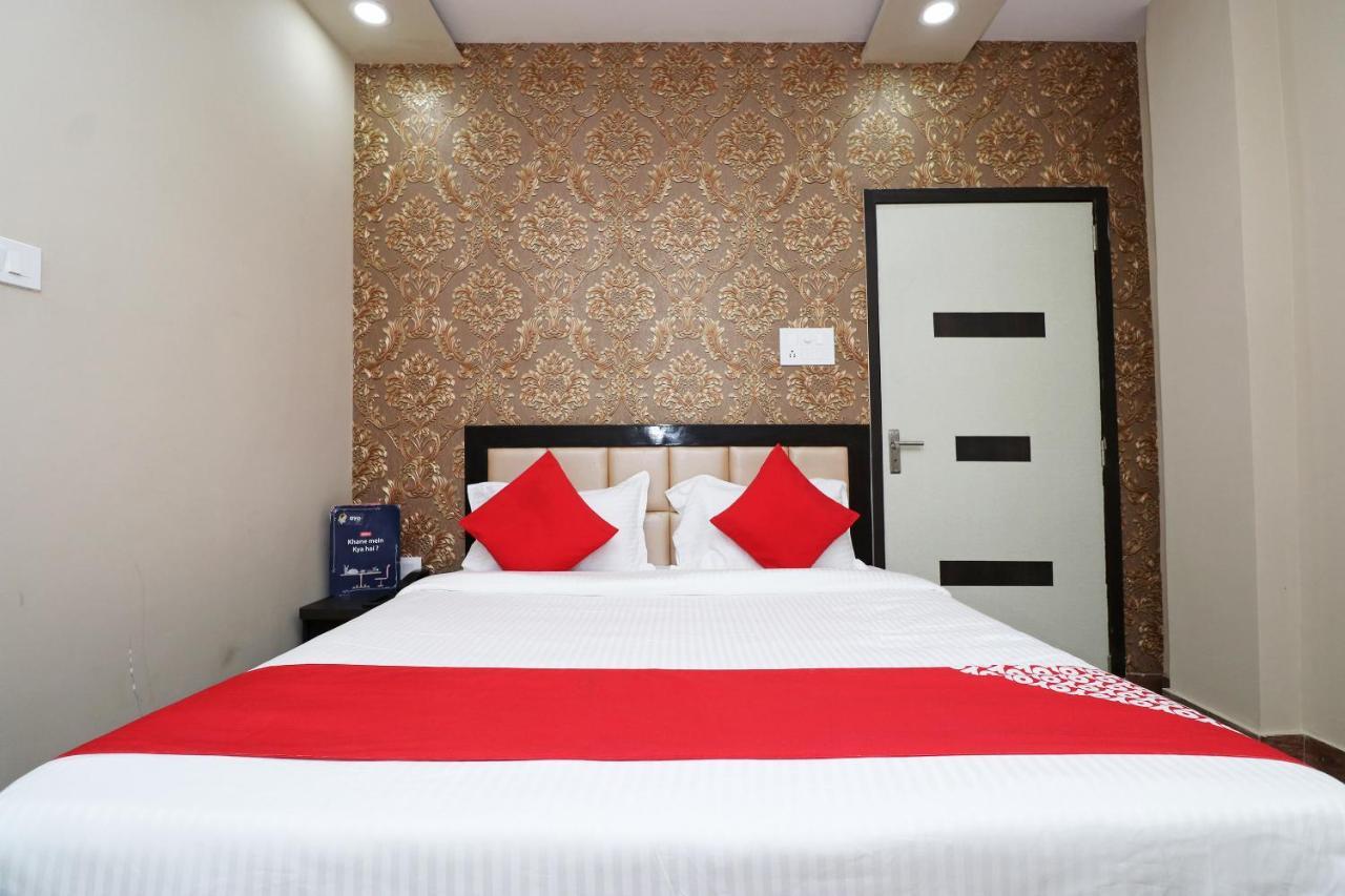 ורנאסי Collection O 23139 Natraj Inn מראה חיצוני תמונה