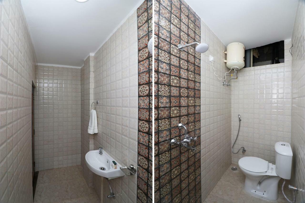 ורנאסי Collection O 23139 Natraj Inn מראה חיצוני תמונה